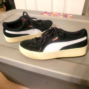 Women's Puma shoes